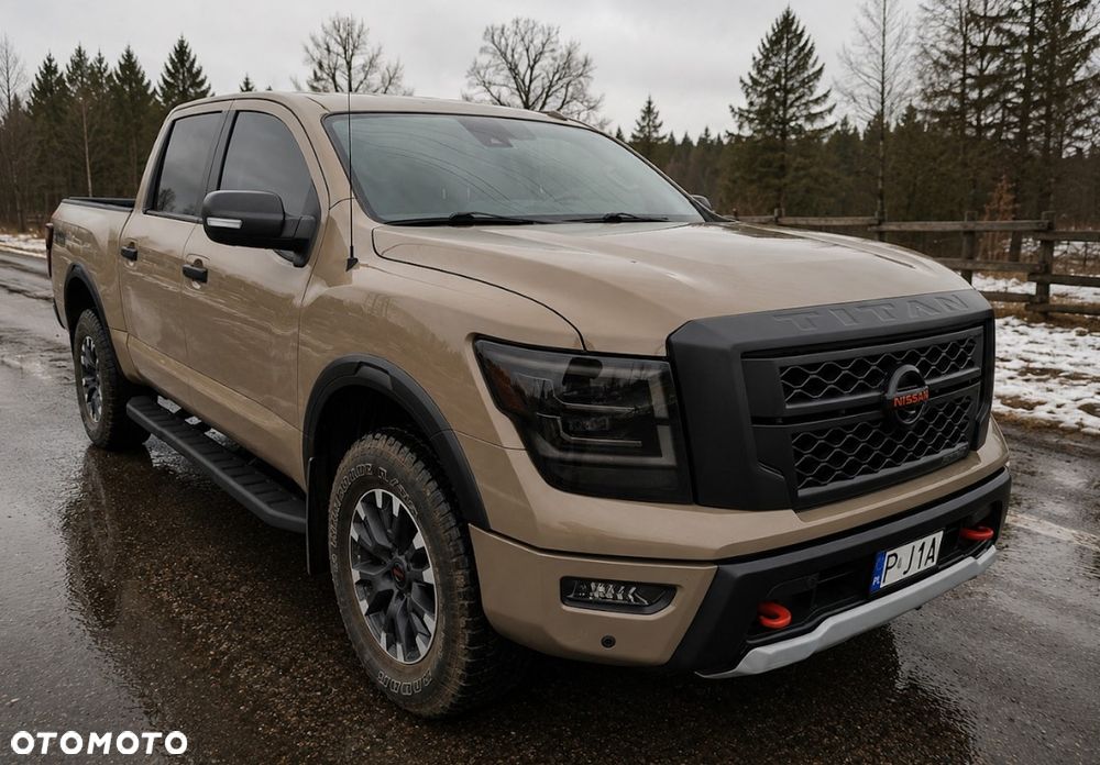 Nissan Titan - 1
