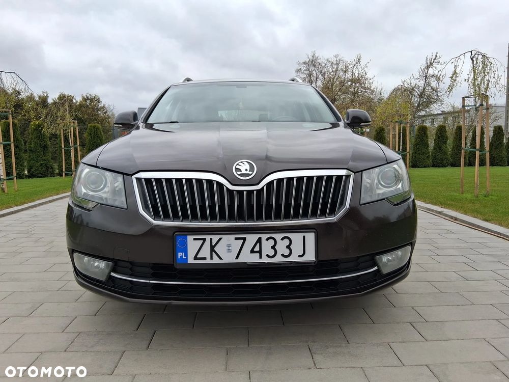 Skoda Superb 2.0 TDI DSG Elegance - 2