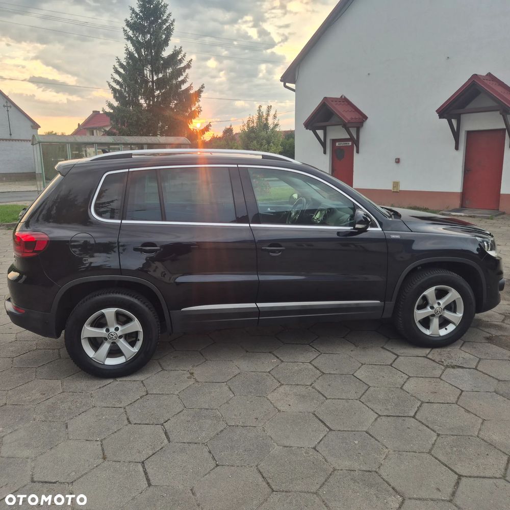 Volkswagen Tiguan 2.0 TDI DPF 4Motion BlueMotion Technology Lounge Sport & Style - 11