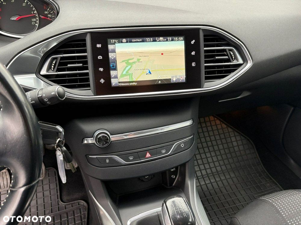 Peugeot 308 1.6 BlueHDi Style S&S - 21