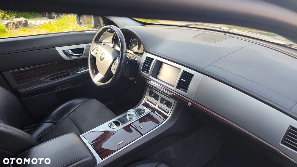 Jaguar XF 3.0 V6 S Premium Luxury - 25