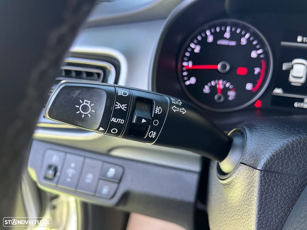 Kia Stonic 1.0 T-GDi Urban - 21