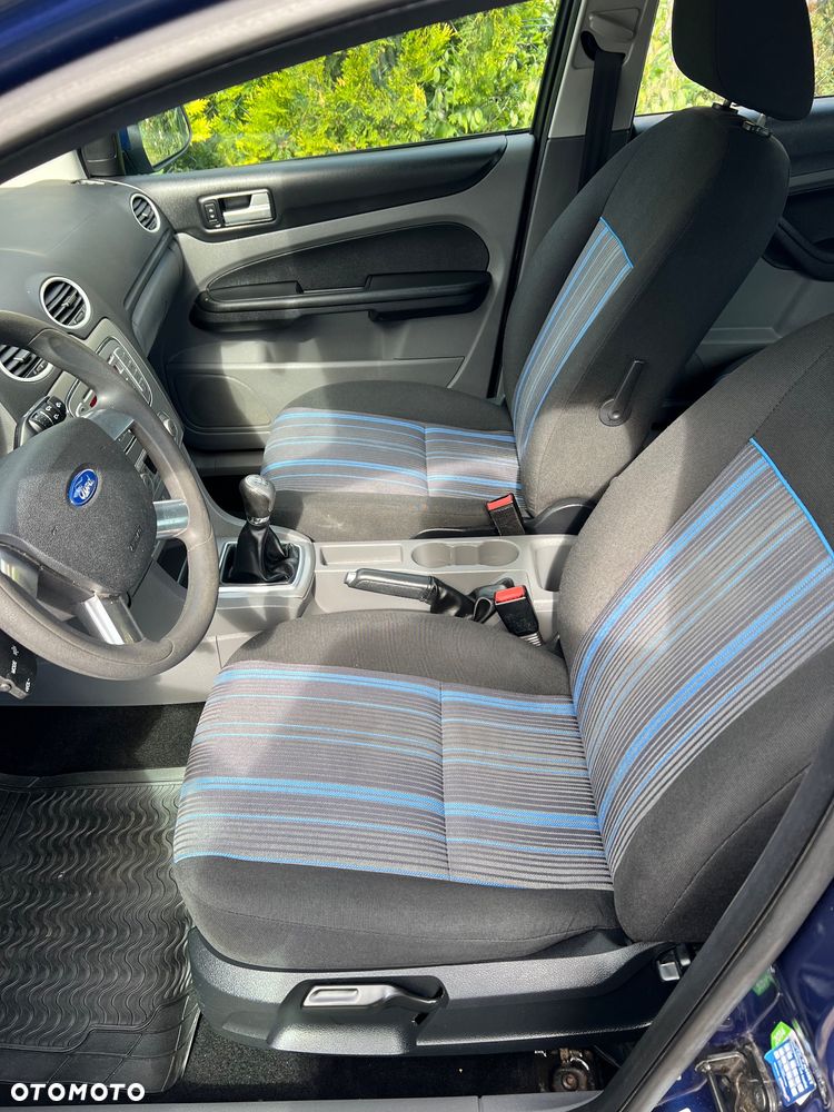 Ford Focus 1.6 16V Style+ - 9