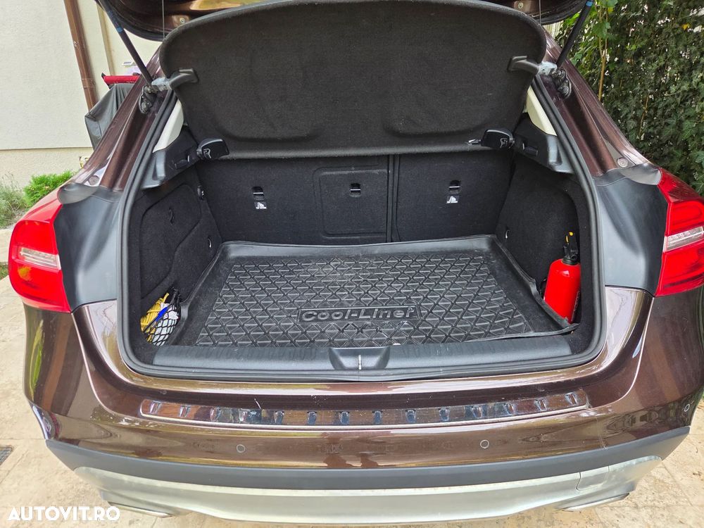 Mercedes-Benz GLA - 14