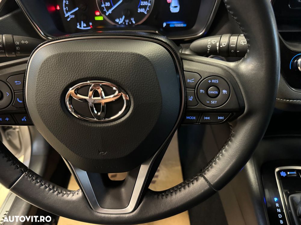 Toyota Corolla 1.8 HSD Business - 12