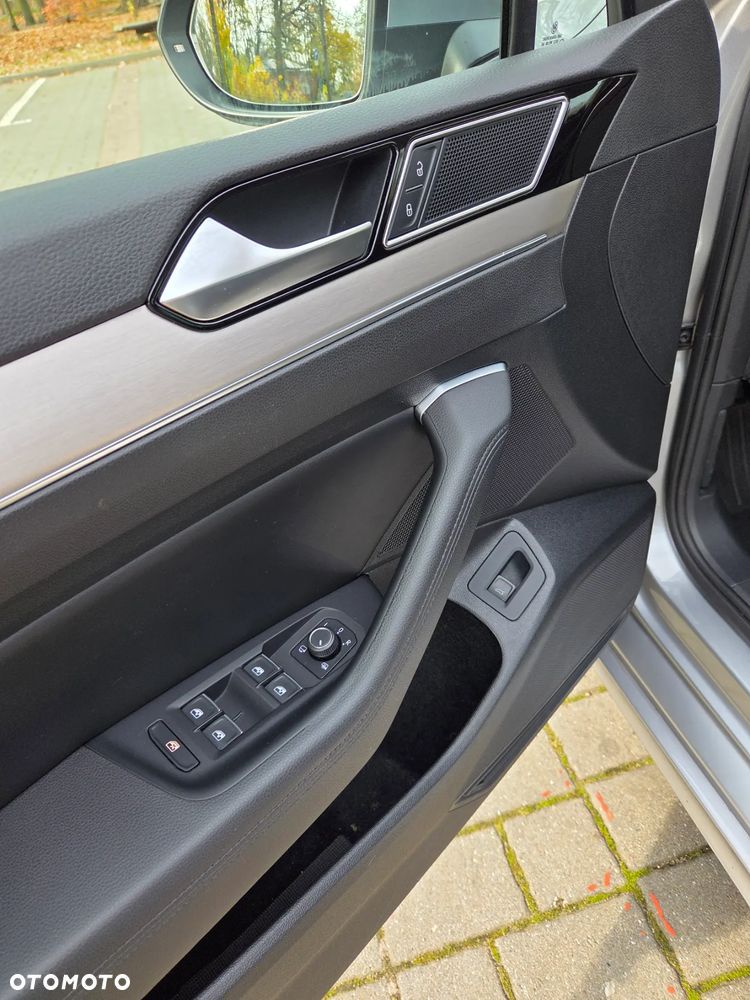 Volkswagen Passat 1.8 TSI BMT Highline DSG - 27