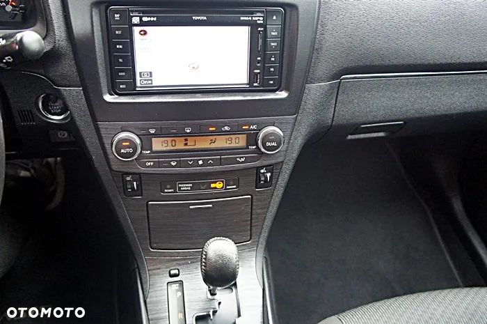 Toyota Avensis 2.0 Premium MS - 6