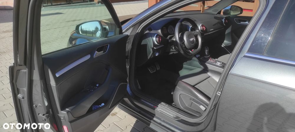 Audi S3 S tronic - 19