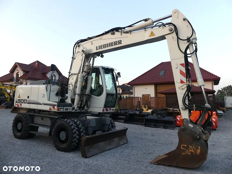 Liebherr A900C z Niemiec / Super Stan / - 2