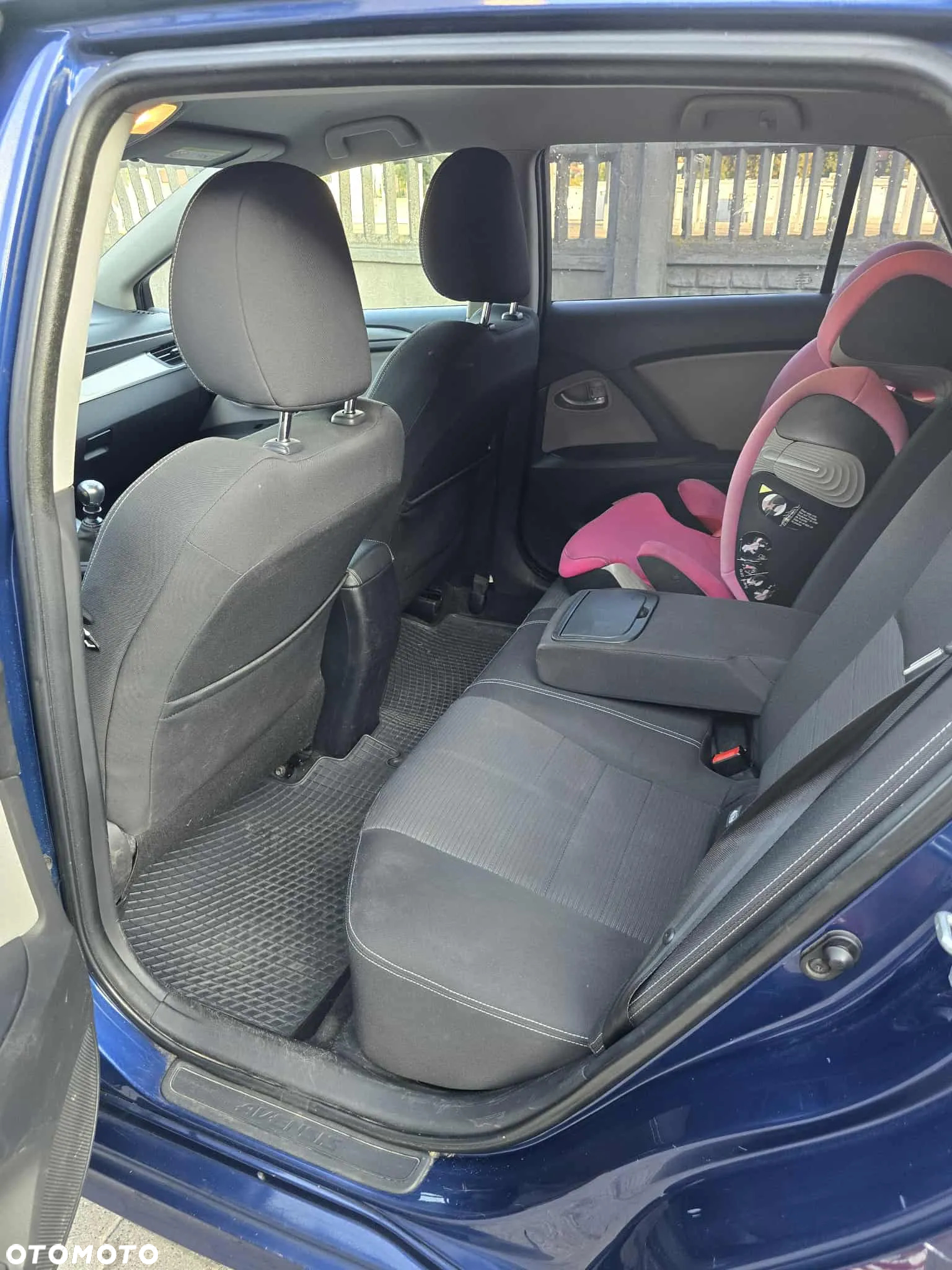 Toyota Avensis - 12