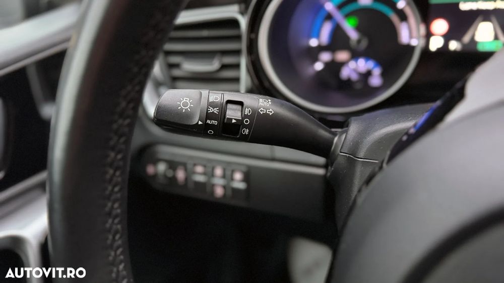 Kia Ceed SW 1.6 GDI DCT OPF Plug-in-Hybrid Spirit - 28