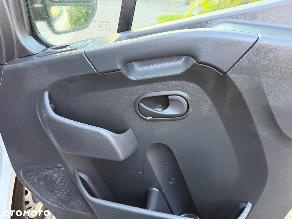 Renault Trafic - 15