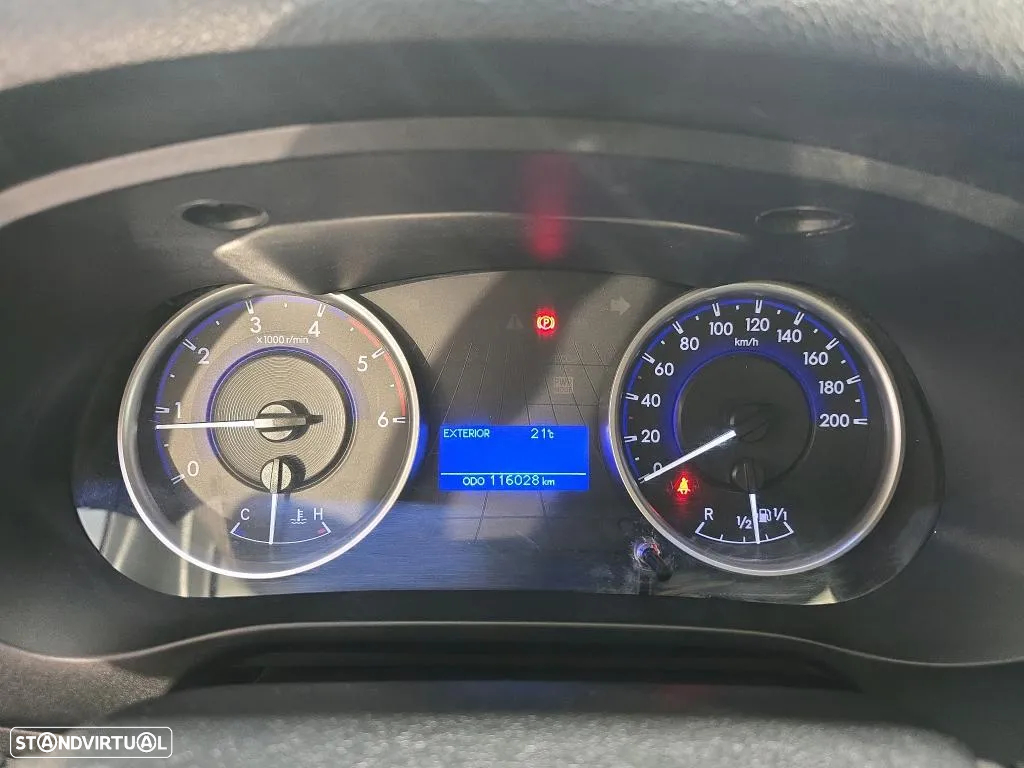 Toyota Hilux 2.4 D-4D 4WD CE CH - 9