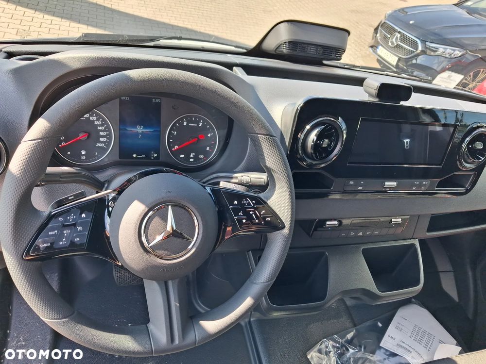 Mercedes-Benz Sprinter - 3