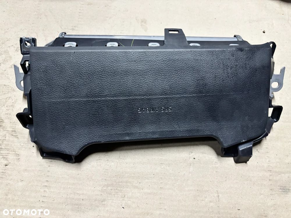 Deska rozdzielcza konsola poduszki powietrzne Toyota Corolla E21 Lift 2023 - 11