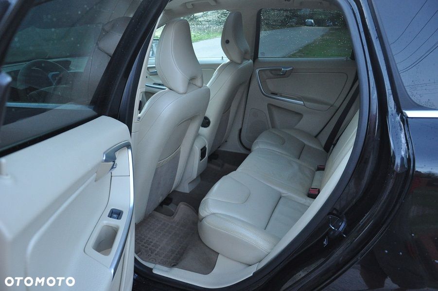 Volvo XC 60 3.2 AWD Momentum - 14