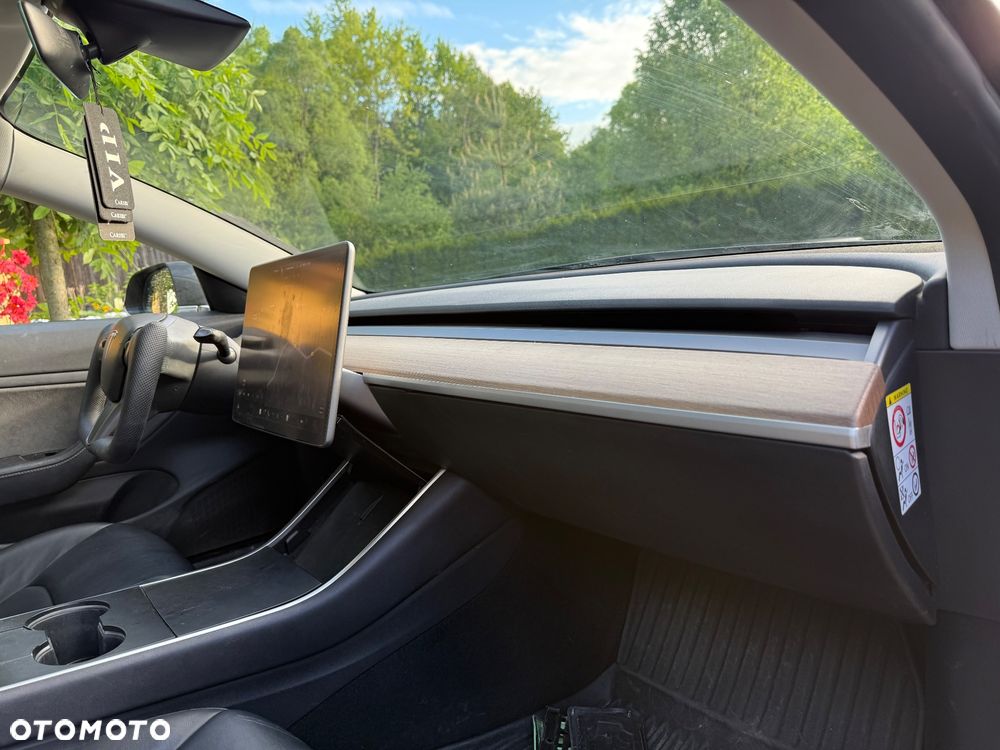 Tesla Model 3 - 12