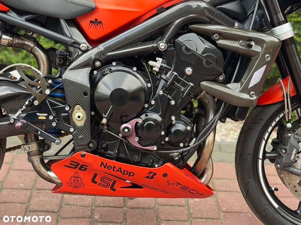 Triumph Street Triple - 13