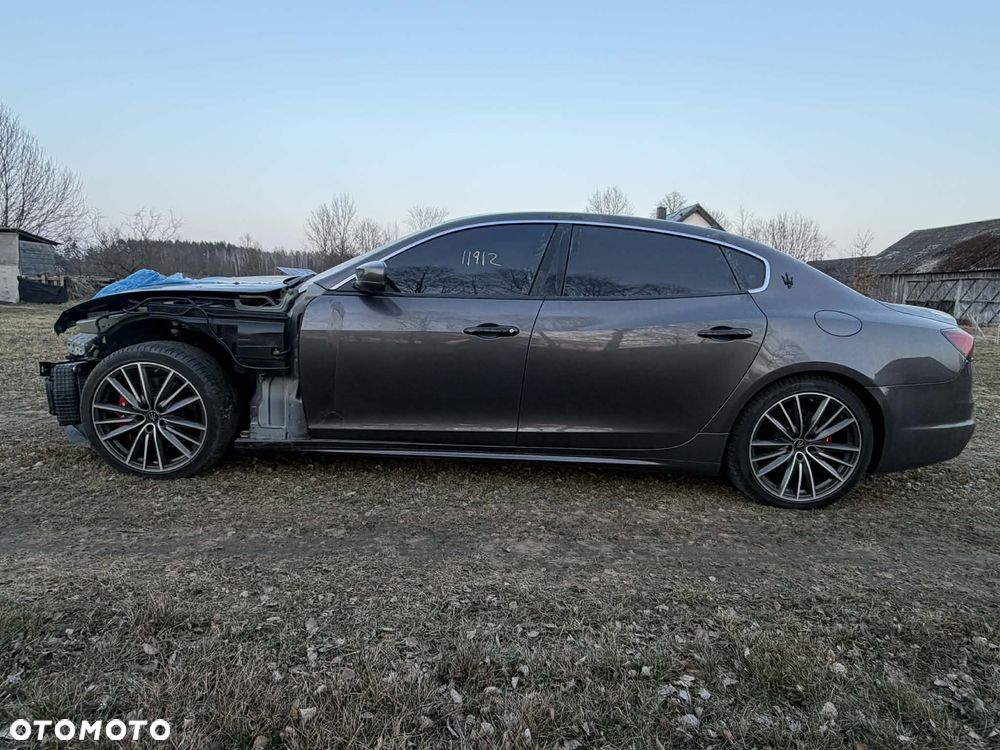 Maserati Quattroporte GranSport S - 22