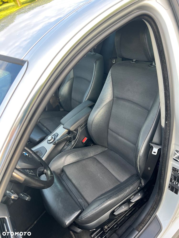 BMW Seria 3 325xi - 12