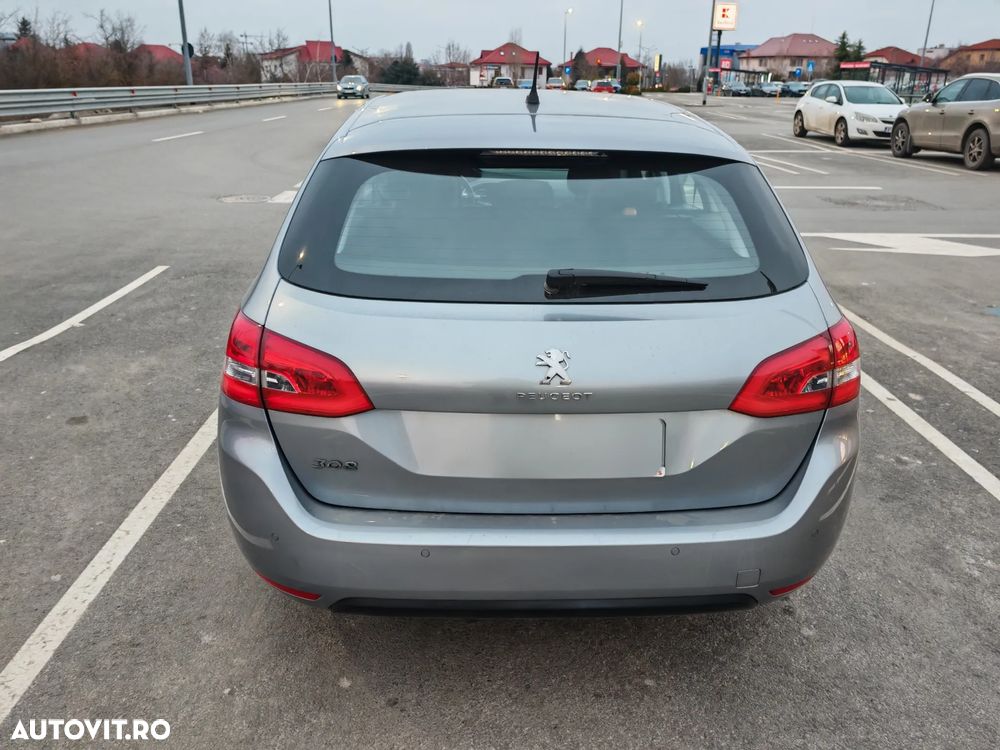 Peugeot 308 1.2 L PureTech Turbo S&S Acces - 4