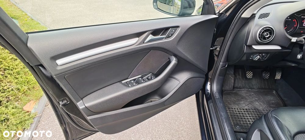 Audi A3 Sportback 1.6 TDI Ambiente - 14