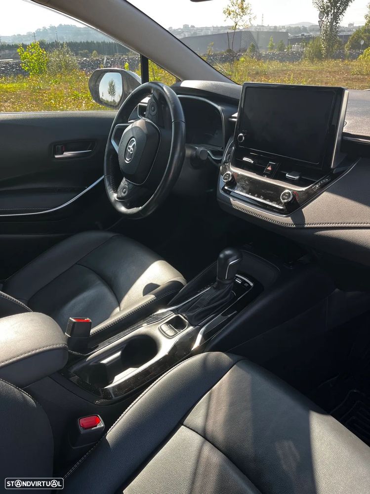 Toyota Corolla SD 1.8 Hybrid Luxury - 18