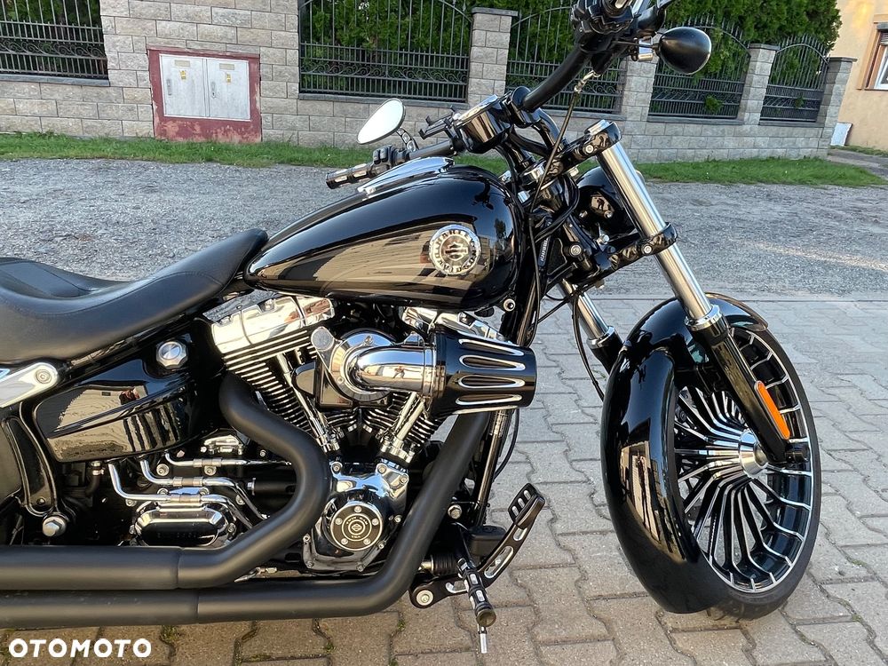 Harley-Davidson FXSB Breakout - 16