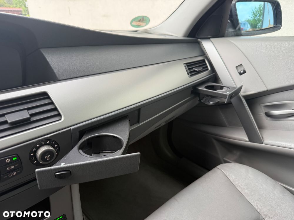 BMW Seria 5 525d - 16