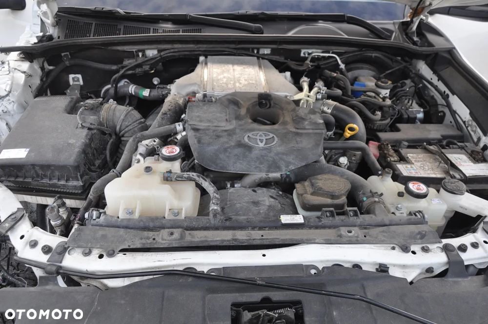 Toyota Hilux 2.4 D-4D Extra Cab DLX 4x4 - 24