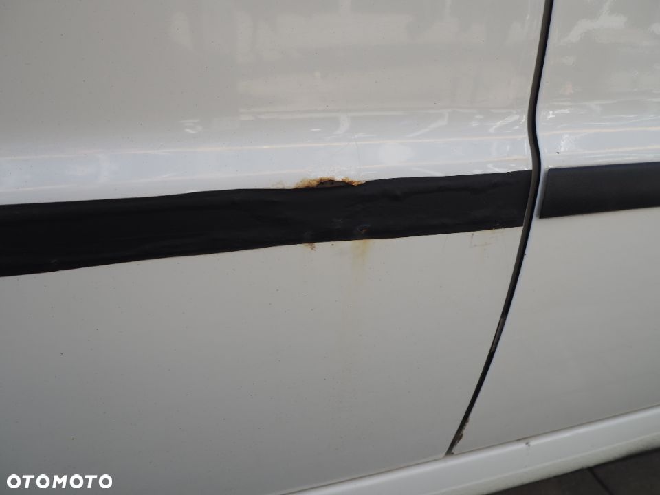 Drzwi Prawe Tylne Tył VW Polo Kolor: LB9A - 16