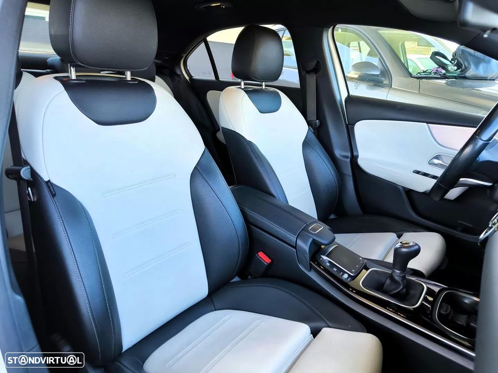 Mercedes-Benz A 180 Limousine d AMG Line - 22