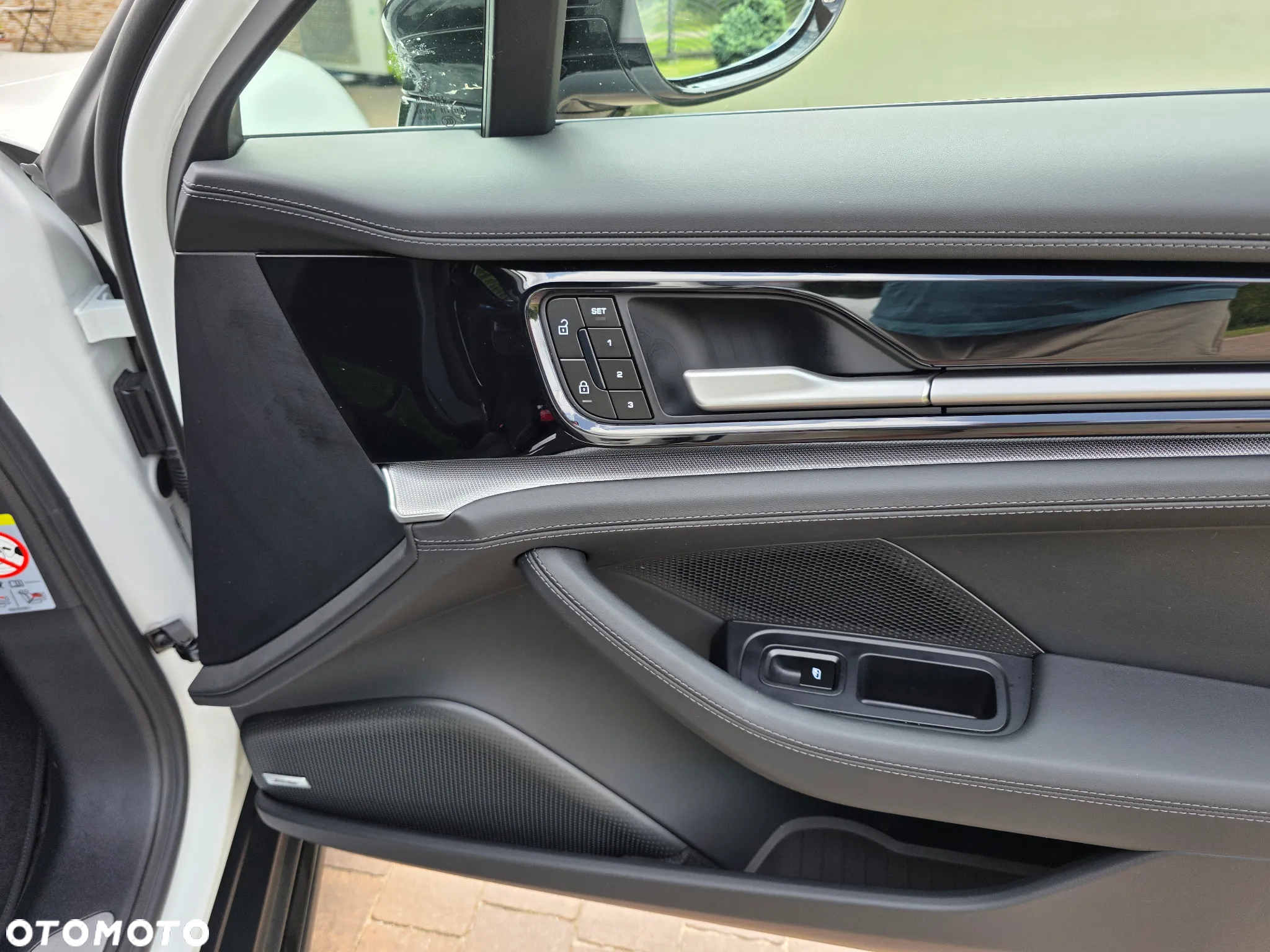 Porsche Panamera - 18