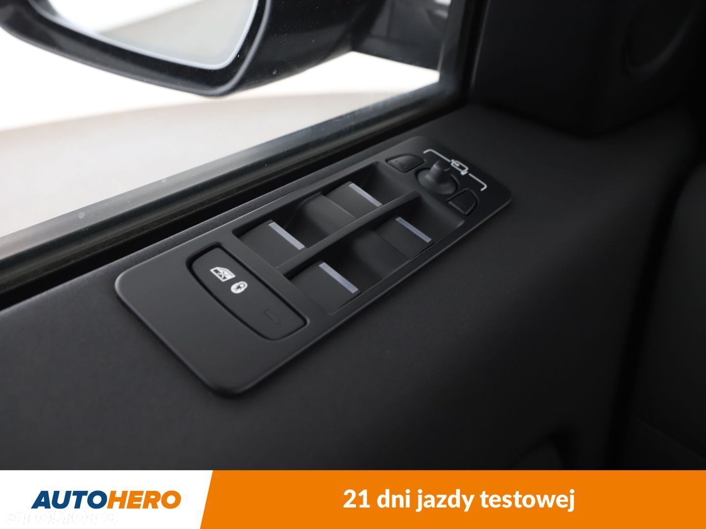 Land Rover Discovery Sport - 30