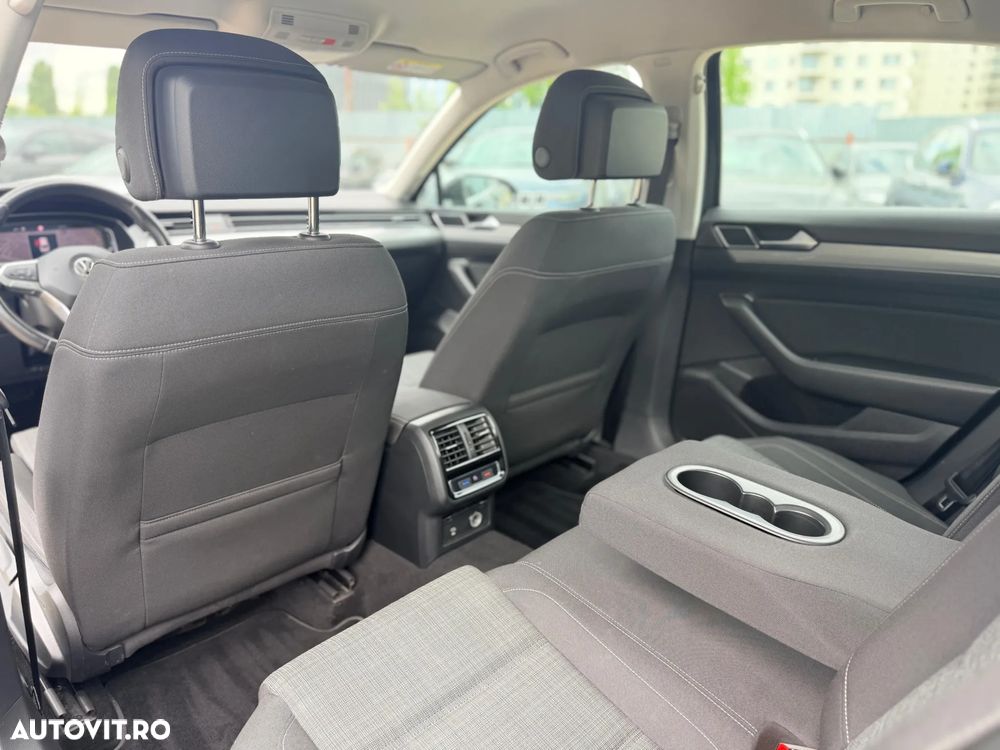Volkswagen Passat 2.0 TDI DSG Highline - 14