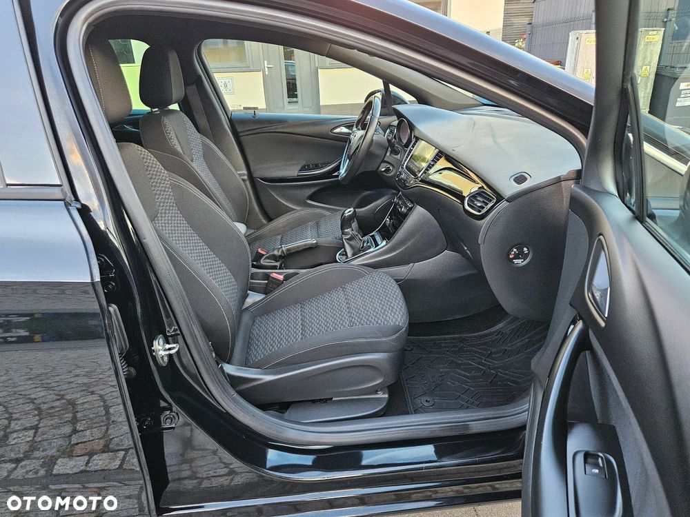 Opel Astra 1.6 D (CDTI) Start/Stop Dynamic - 11