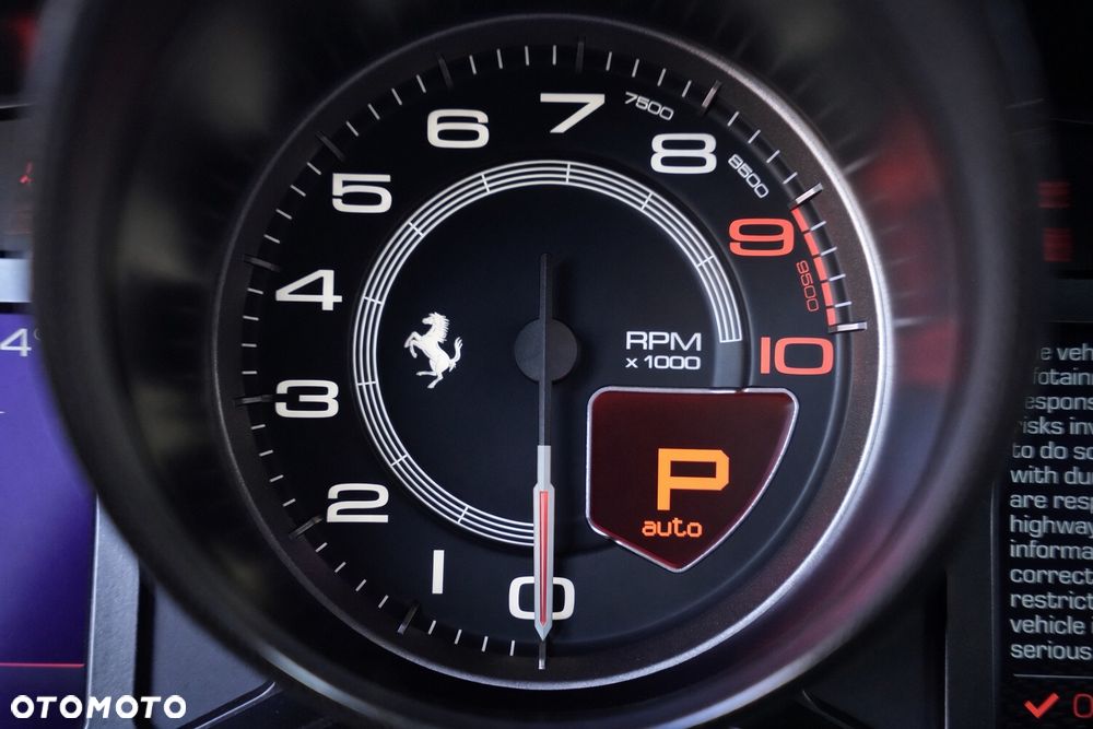 Ferrari 812 Superfast - 32