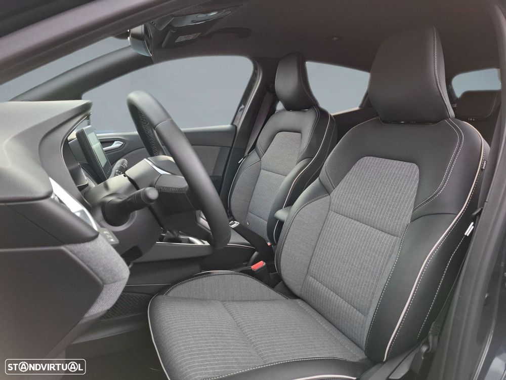 Renault Clio 1.0 TCe Techno — fotografia 11