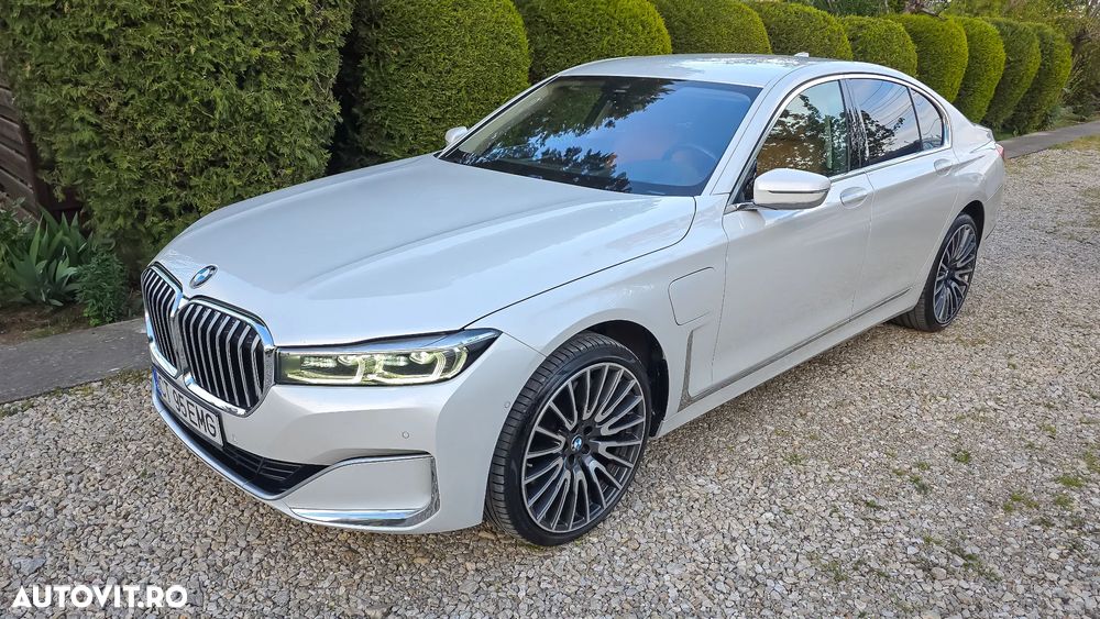BMW Seria 7 745e - 16