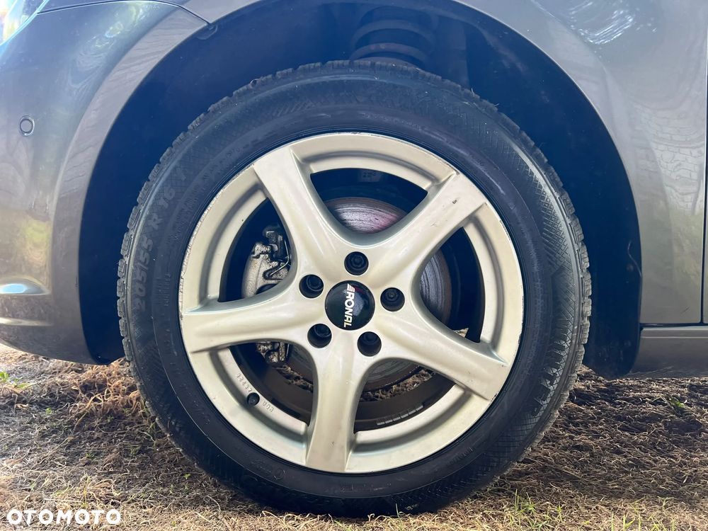 Volkswagen Touran 1.6 TDI DPF Cup - 32