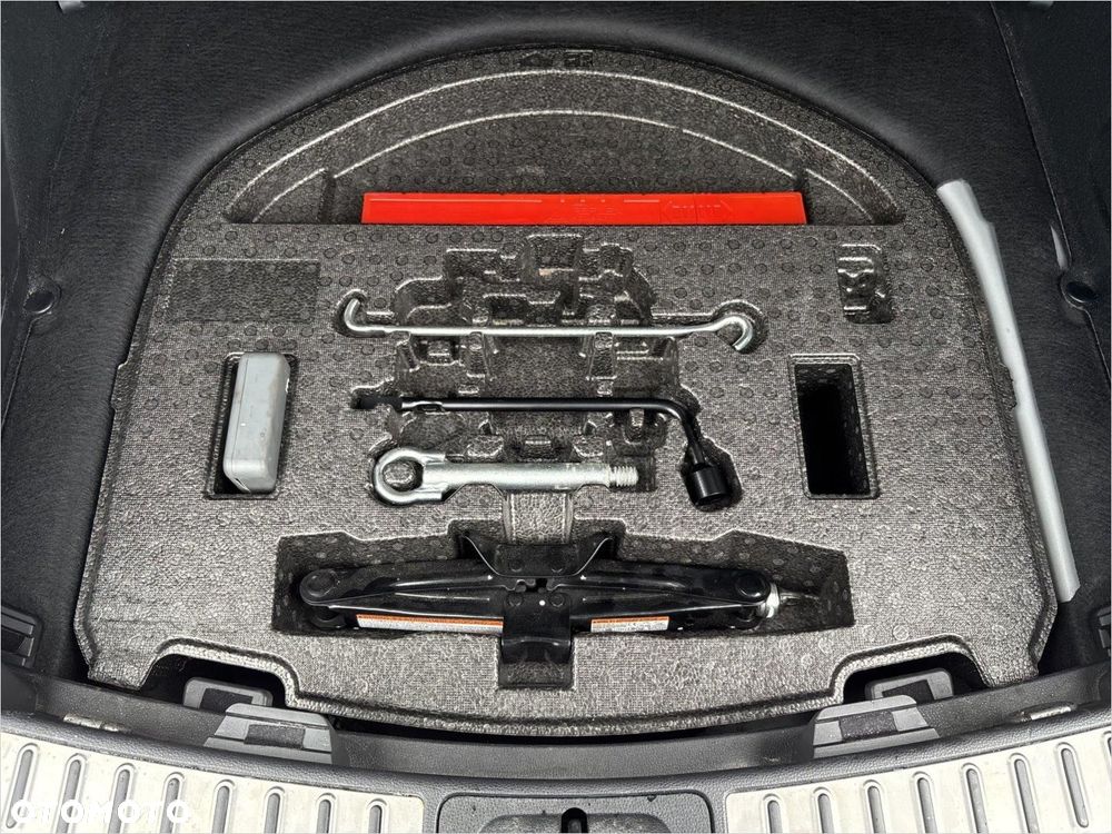 Toyota Corolla 2.0 Hybrid Executive - 16