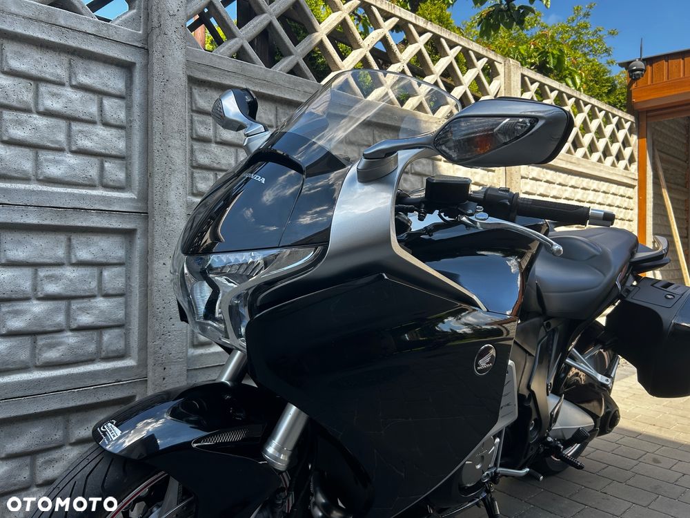 Honda VFR - 22