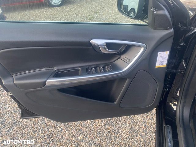 Volvo V60 D6 Plug-In-Hybrid AWD Geartronic Momentum - 20