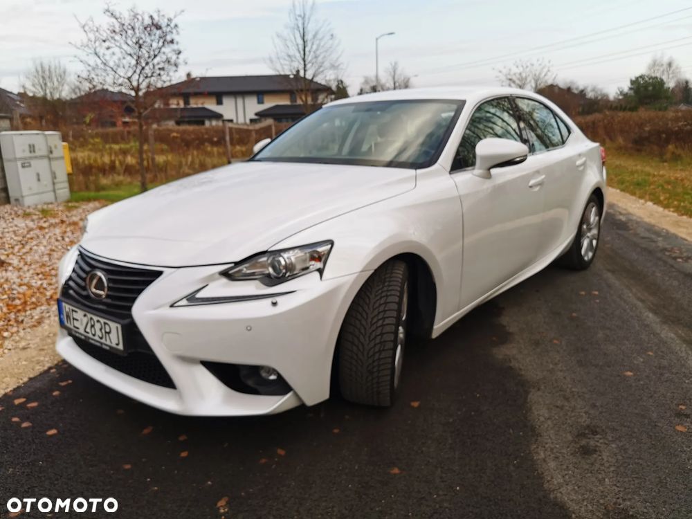 Lexus IS 200t Elite - 9