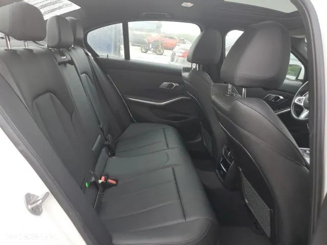 BMW Seria 3 318i Business Edition sport - 10