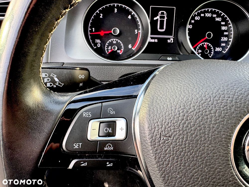 Volkswagen Golf 1.6 BlueTDI Comfortline - 26