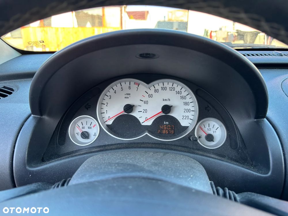 Opel Corsa 1.2 16V Sport - 2