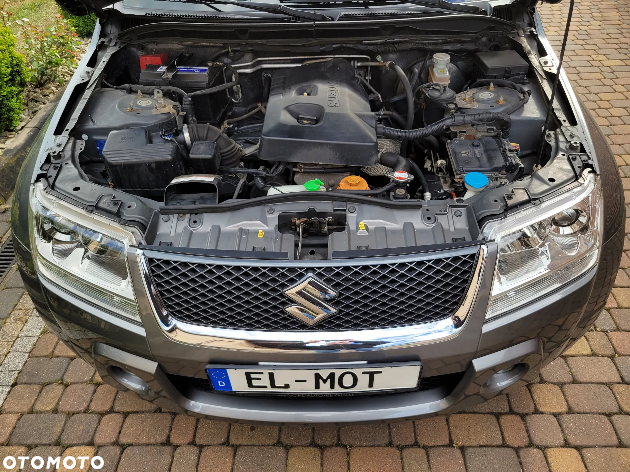 Suzuki Grand Vitara 2.0 Comfort + - 21