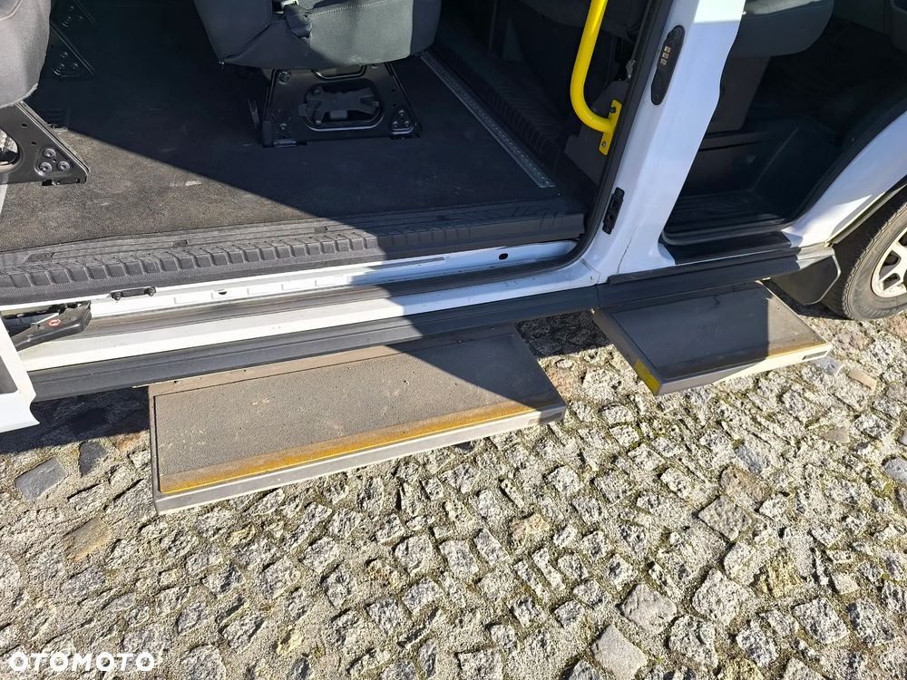 Ford Transit - 12