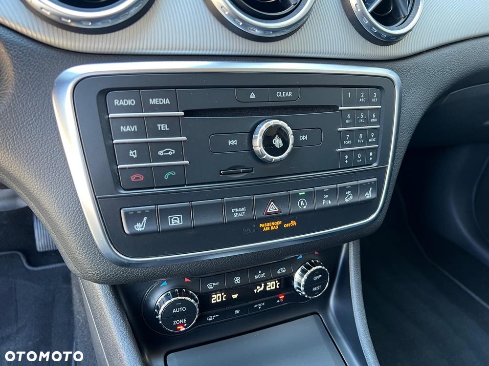 Mercedes-Benz GLA 200 d 4Matic 7G-DCT Urban - 15